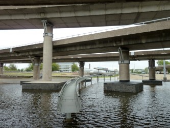 Observatorium - Die bocht, Kleinpolderplein – ROTTERDAM - wachtende bogen boven water