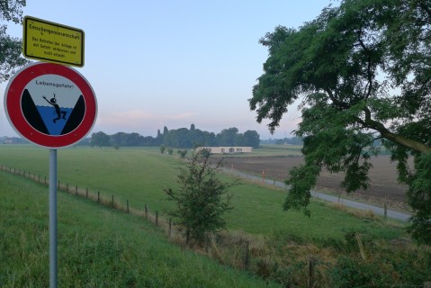 Observatorium - Warten auf den Fluss EMSCHERKUNST – OBERHAUSEN, Germany - emscherbord